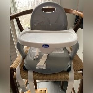 Chicco Pocket Snack Booster Seat